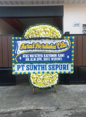 Papan Bunga Duka di Medan Belawan