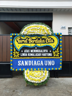 Papan Bunga Duka di Medan Belawan