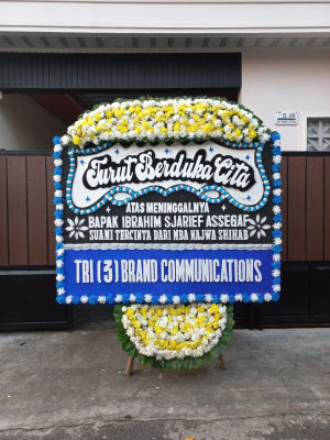 Papan Bunga Duka di Medan Belawan